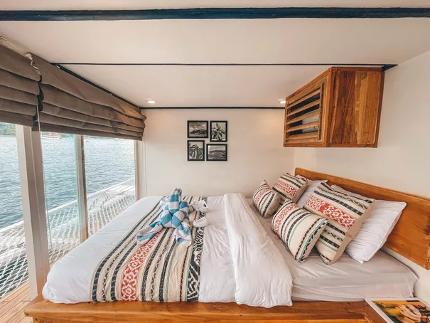 Manta Cabin 4