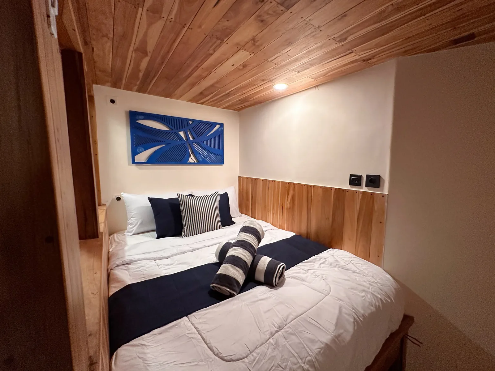 Pasific Cabin 1