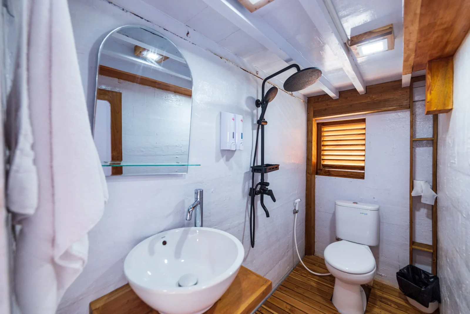 Shared Cabin