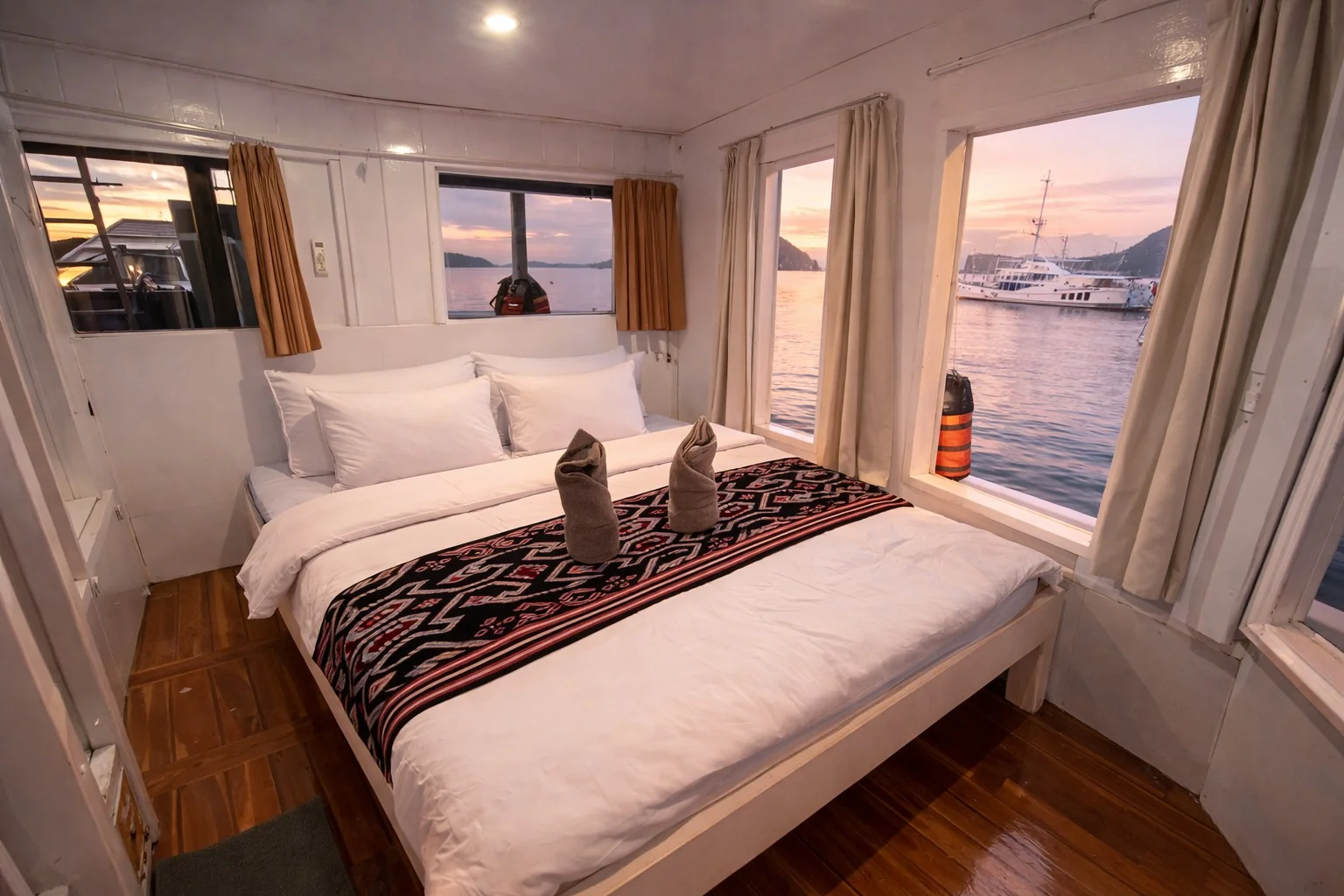 Deluxe Cabin 2