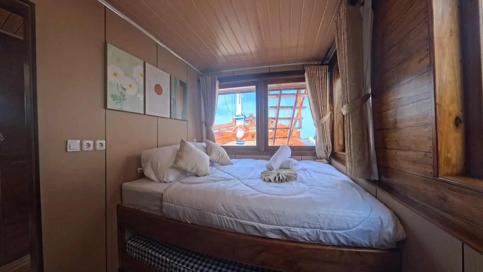Premier Cabin 1